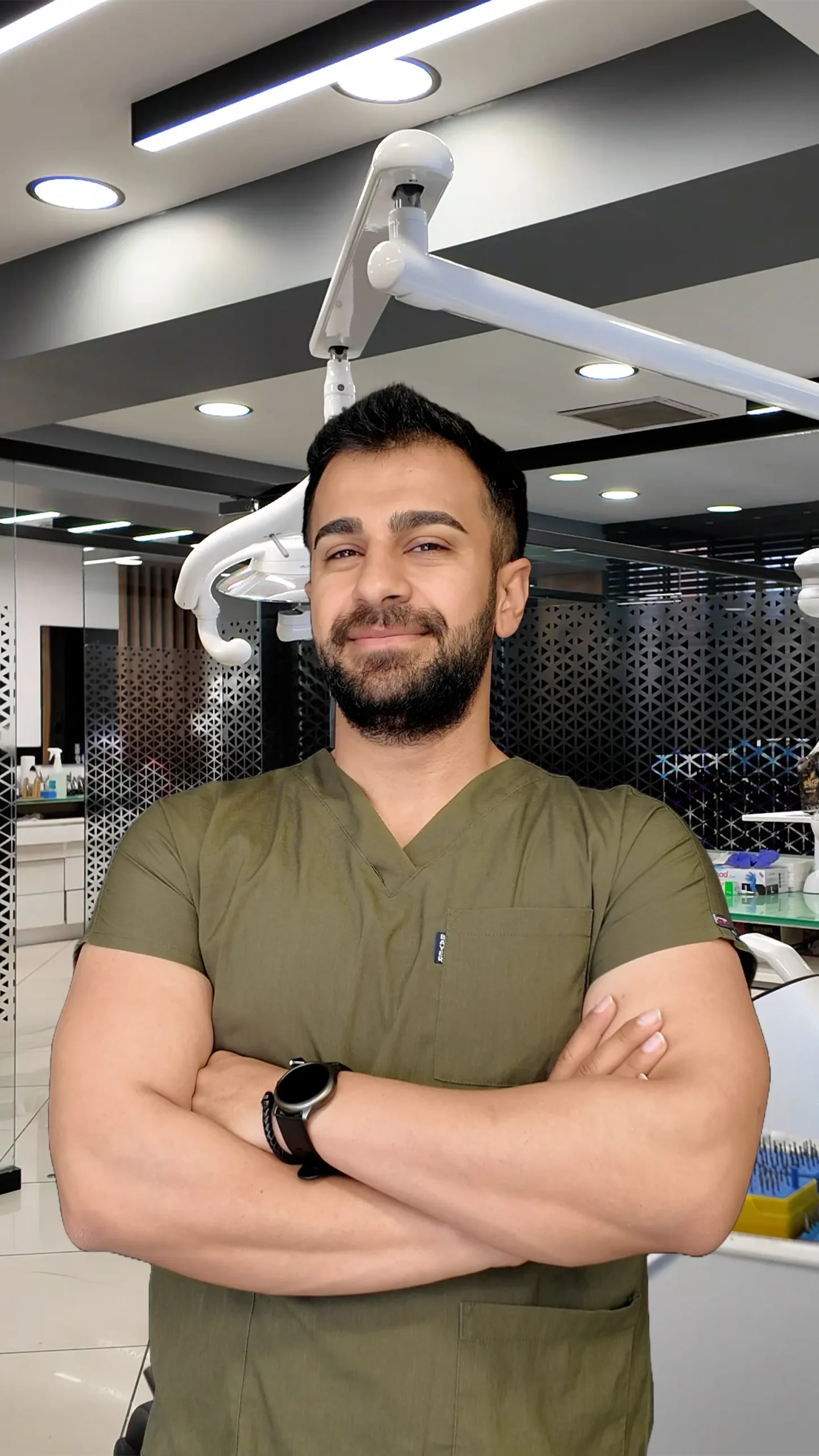 Aziz Güvenç - Diş Hekimi