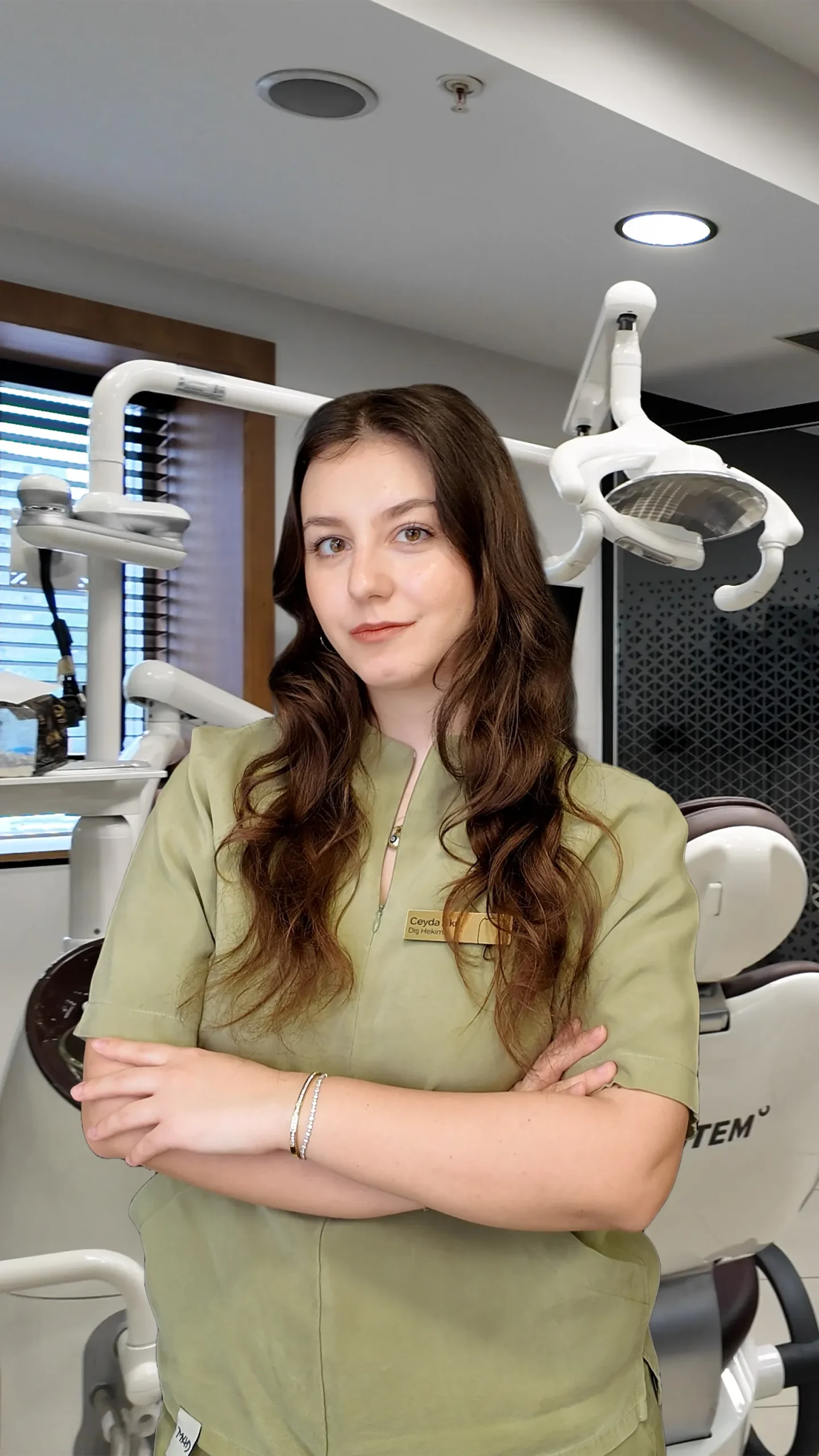 Ceyda Akın - Diş Hekimi